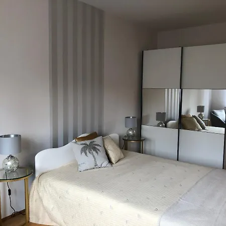 Britannica Apartment *